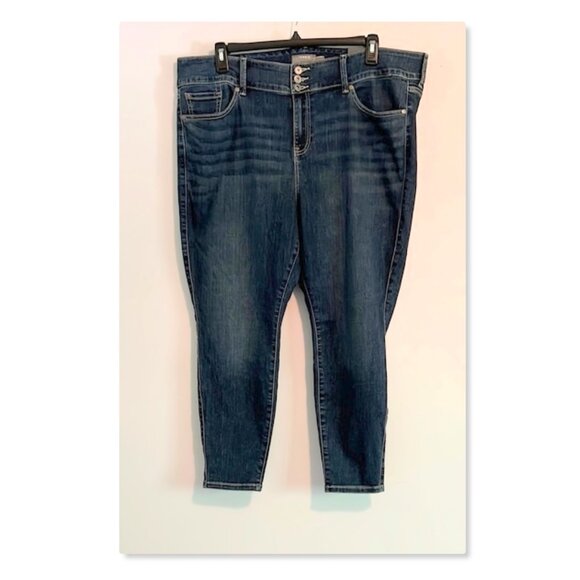 Torrid Jegging Skinny Super Soft High-Rise Jean Sz 22S NWT - Picture 2 of 11